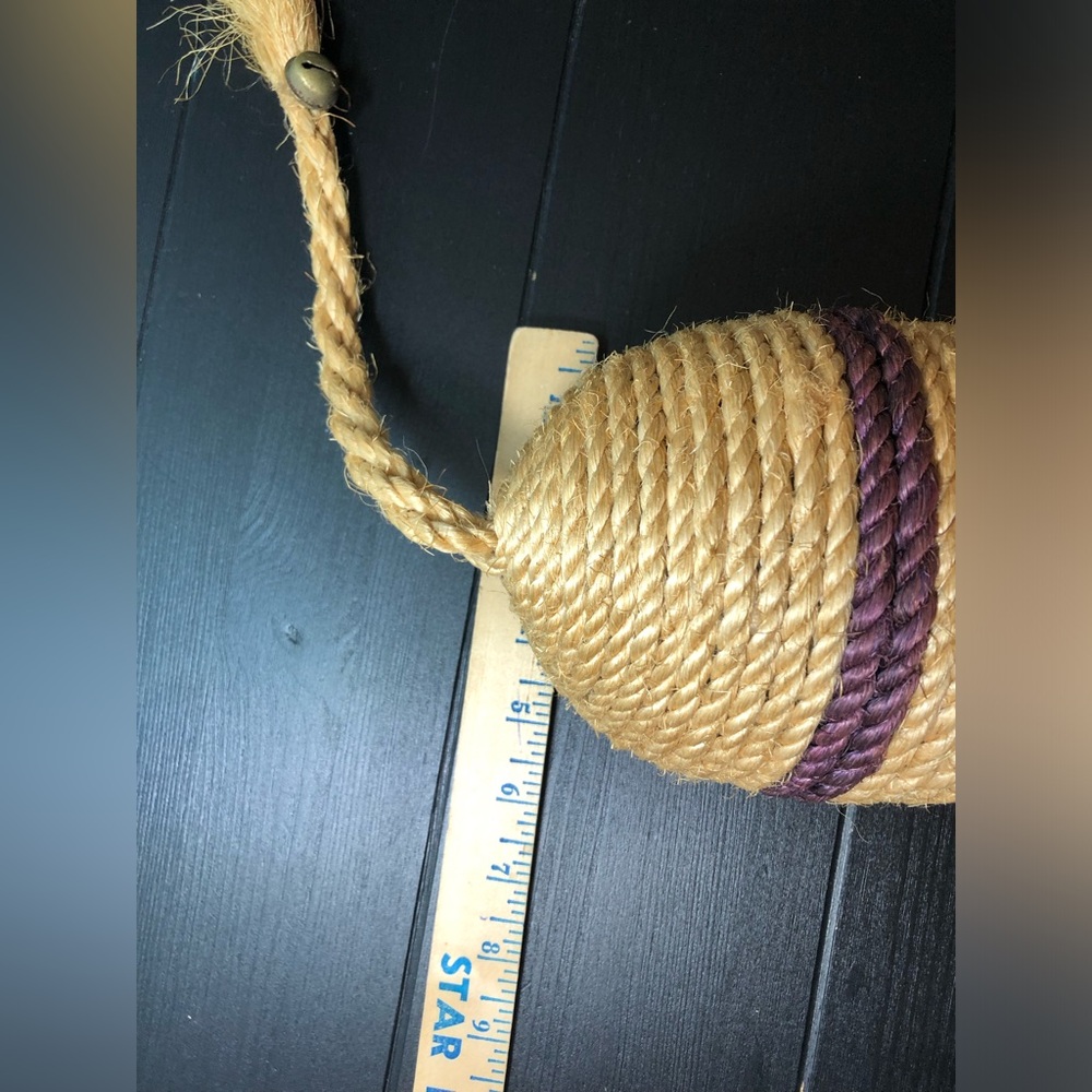 Decor toy mouse for a cat made of jute rope isolated. - Picture 9 of 9